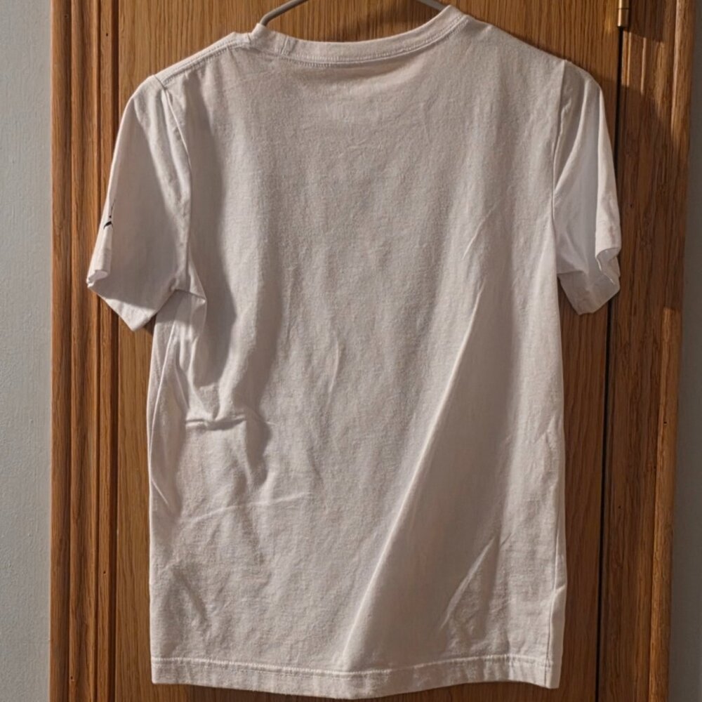 Jordan Boys’ Graphic Tee – Size M (10/12) - Picture 2 of 3